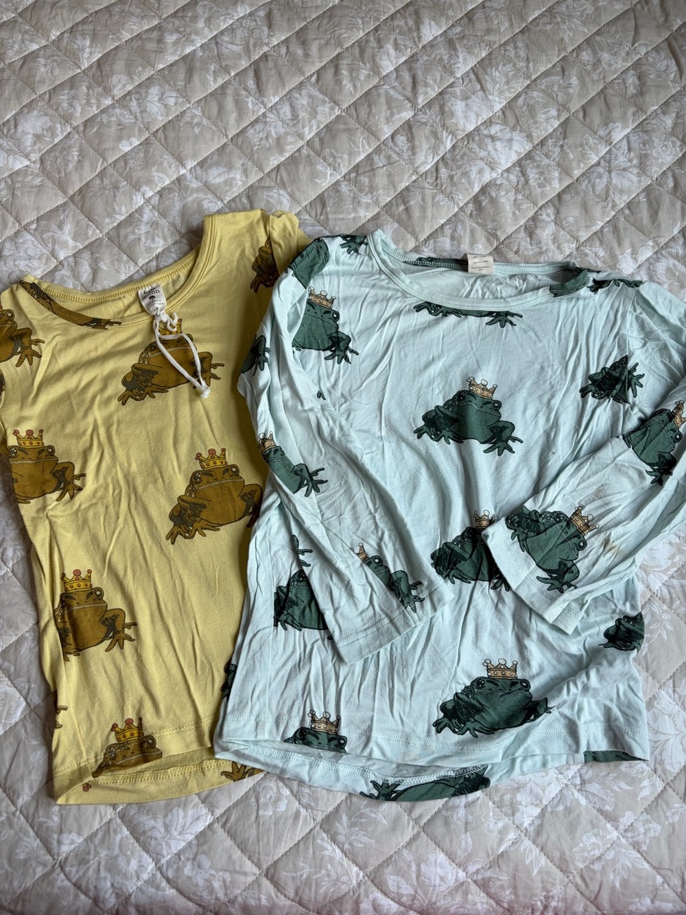 kate quinn Yellow & Light Blue Frog Crown Print Kids bamboo Tops